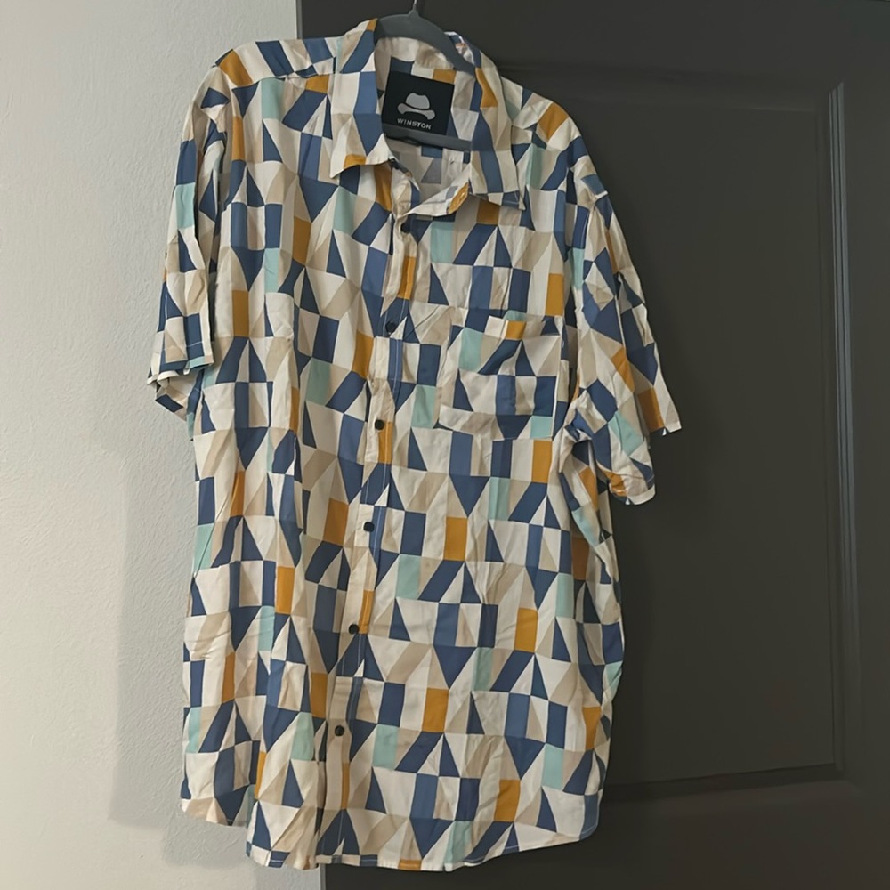 LIKE NEW! Winston Box Button Down Shirt